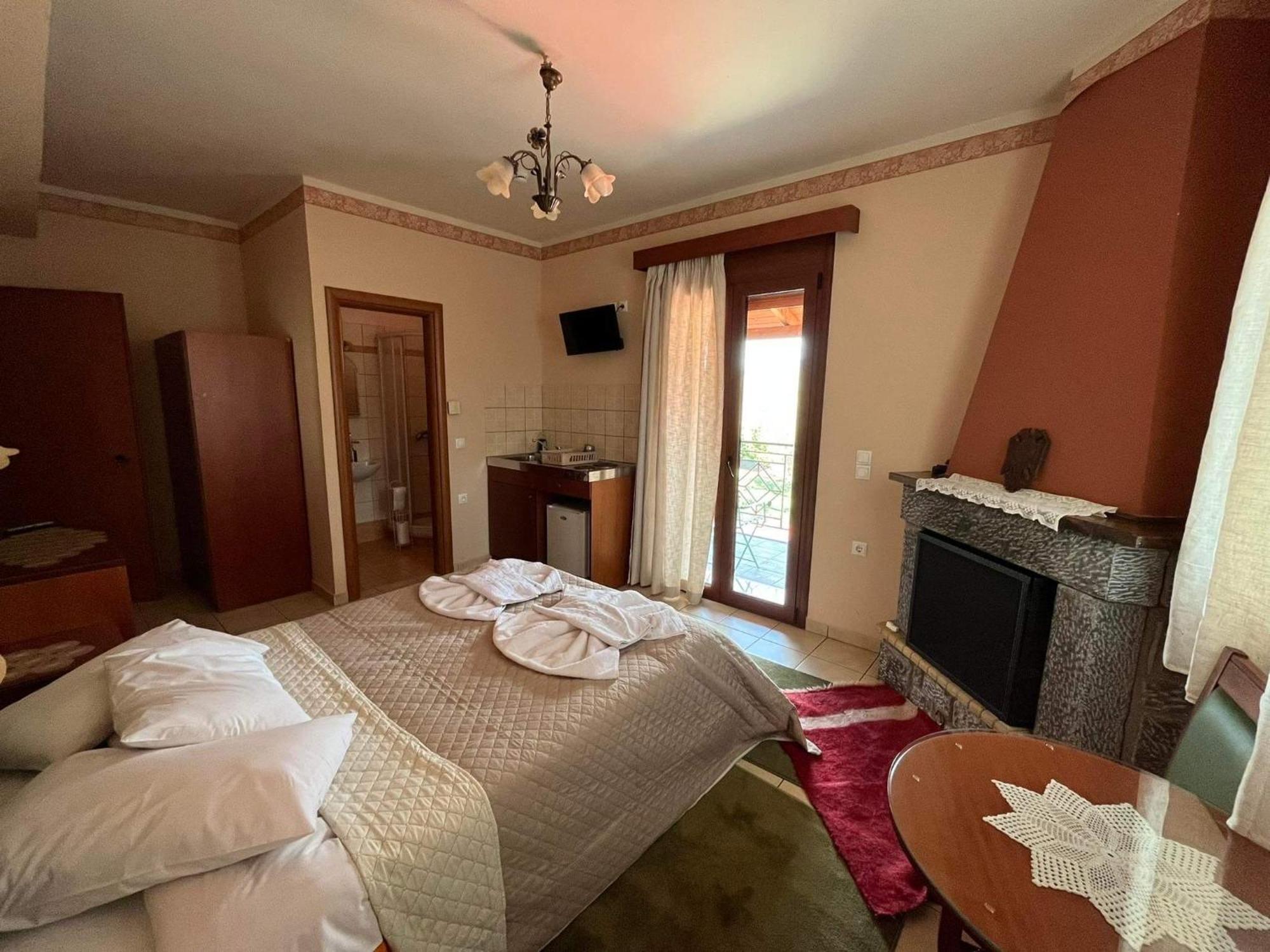 To Spiti Tis Irinis Hotell Vytína Eksteriør bilde