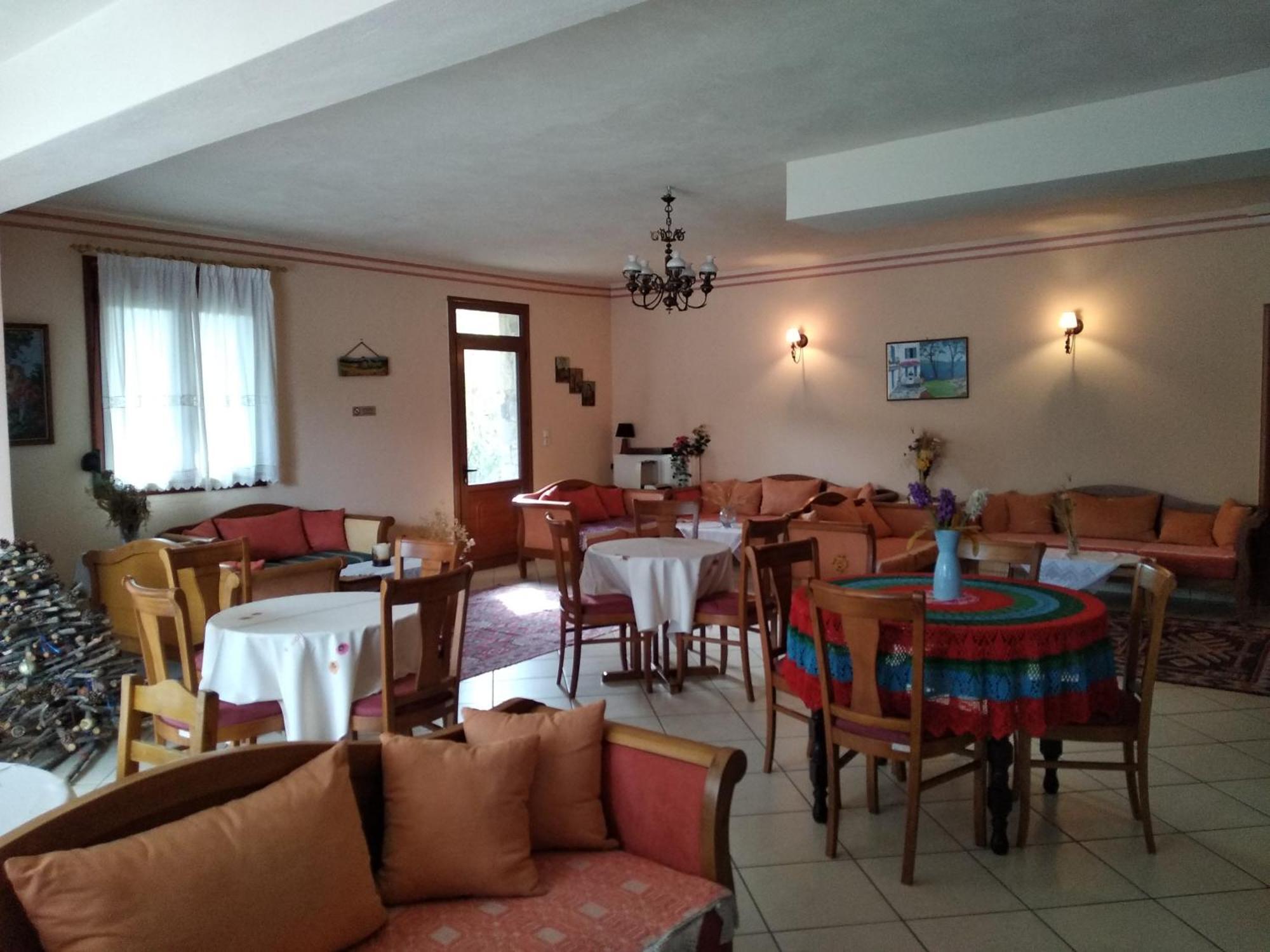 To Spiti Tis Irinis Hotell Vytína Eksteriør bilde